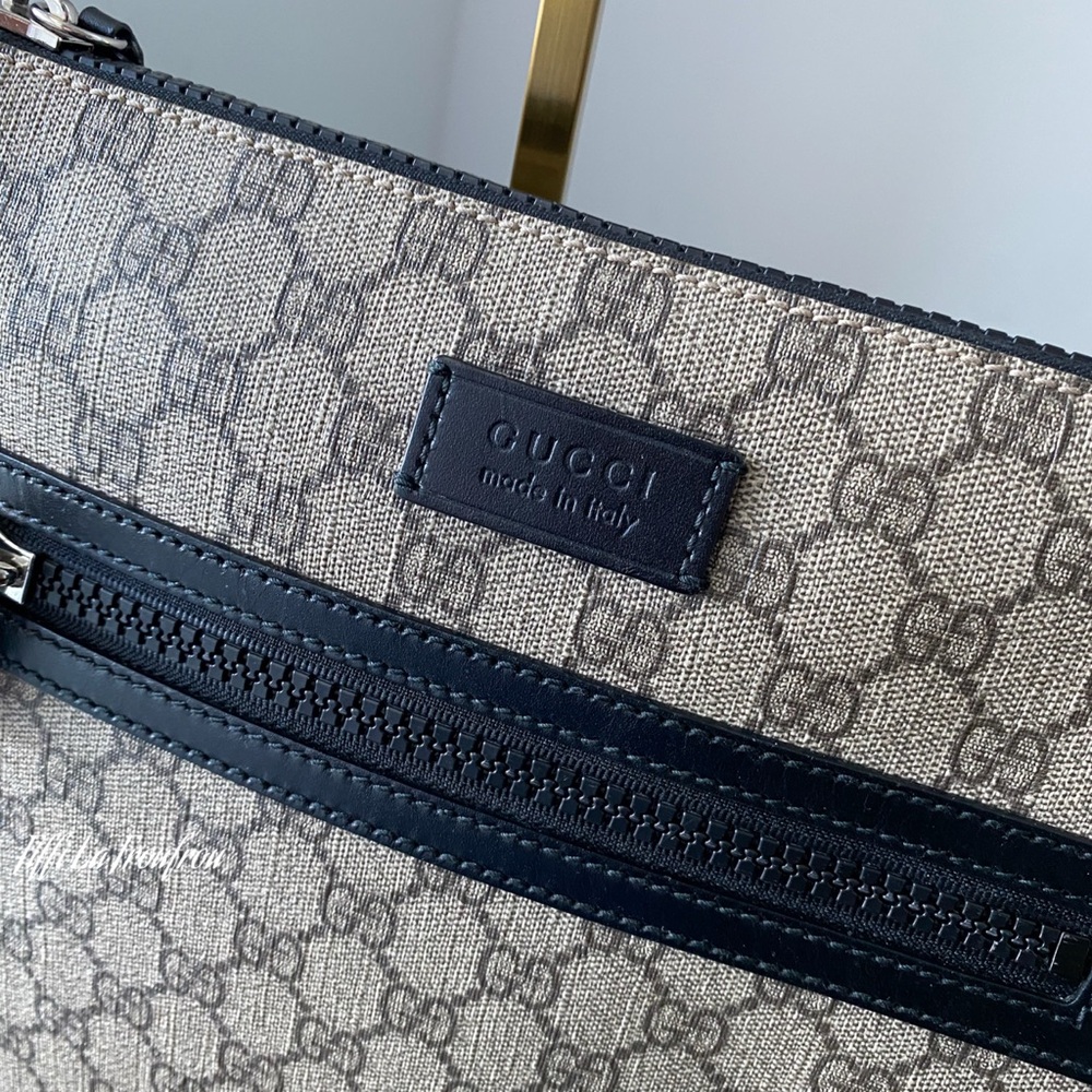 Gucci Beige and Black Signature Messenger Bag - Picture 5 of 11